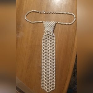 Faux Pearl Tie Necklace